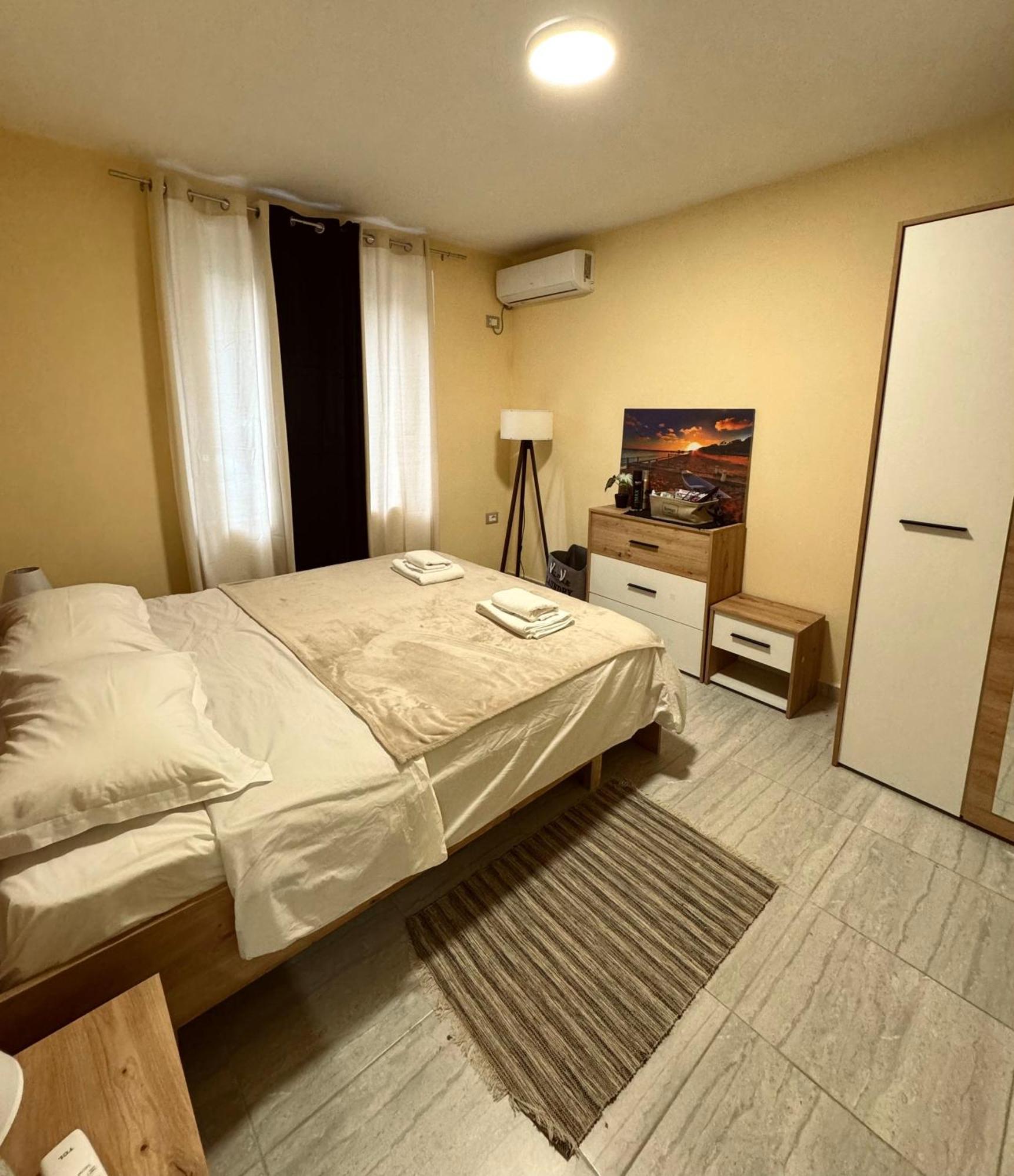 Appartement Urban In Blloku Tirana